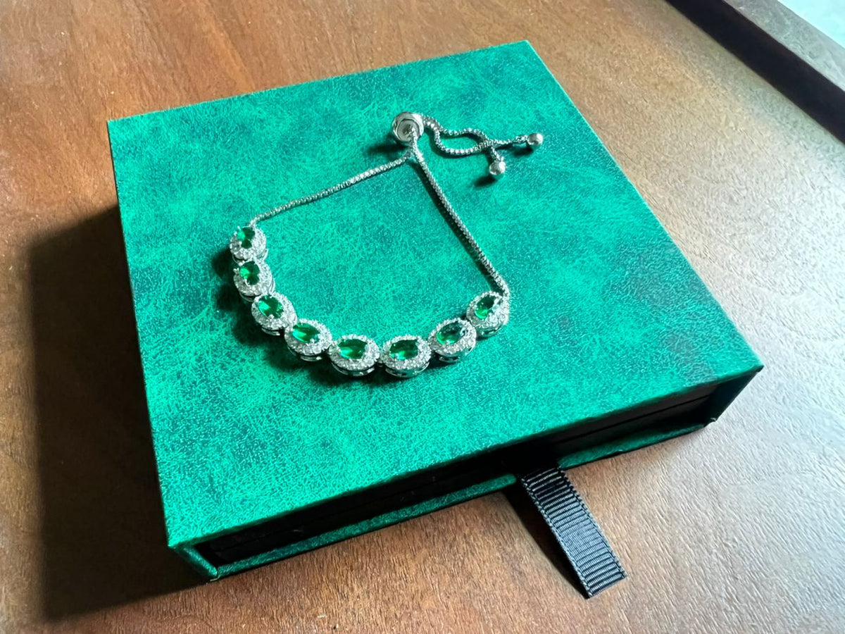 Elegant Oval-Cut Green Gem Bracelet For Women